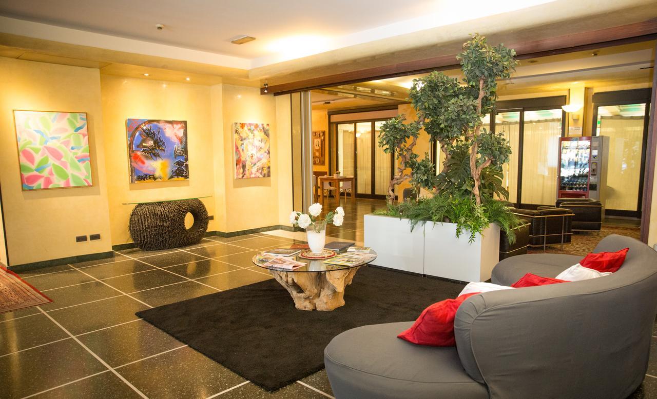 Art Hotel Milano Prato  Exteriér fotografie